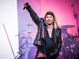 ganze linke seite war gelähmt: mötley-crüe-frontmann vince neil erlitt schlaganfall