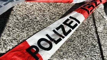 verbrannte frau auf kinderspielplatz gefunden