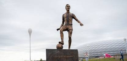 Franz Beckenbauer ist jetzt auch offiziell ein Denkmal in München