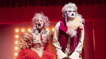 Ernst Deutsch Theater: Zwischen Berghain und hölzerner Revolution