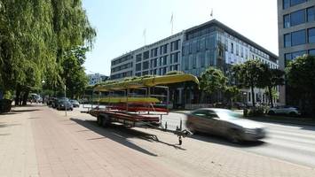 Schwerer Unfall: Pkw und Motorrad kollidieren auf An der Alster