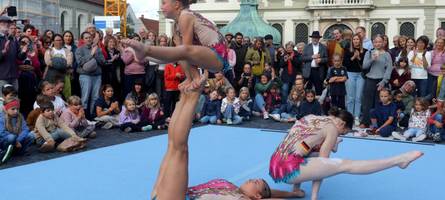 Ein Straßenfest für alle Bürger: La Strada ist gestartet