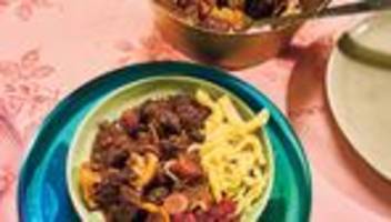 Geschmortes Rehragout mit Pilzen: Trost im Schmortopf