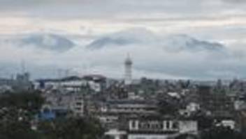 Proteste in Nepal: Nepals Präsident löst Parlament auf und setzt Neuwahlen an