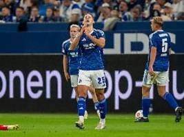 dämpfer im revier und für klose: schalke patzt böse gegen kellerkind kiel, fcn verliert erneut