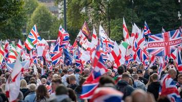 Über 100.000 Menschen bei rechter Demo gegen Migration in London