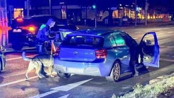 Schlägerei und Schüsse aus Auto – Polizei stoppt junge Männer