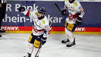 Nach Rückstand: Eisbären gewinnen in Köln am Ende deutlich