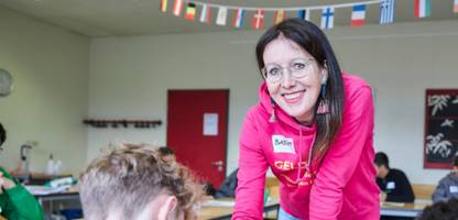 Schule: Babett Mahnert klärt Kinder über Finanzen auf und warnt vor Schulden