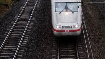 Zwei Zwischenfälle legen wichtige Zugstrecke in Norddeutschland lahm