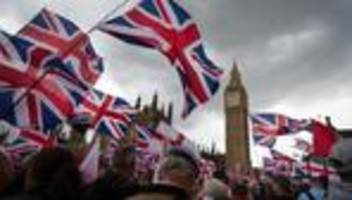 London: Britische Regierung rügt Aussagen von Elon Musk auf rechter Demo