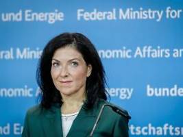 Gutachten empfiehlt Korrekturen: Die Energiewende wird auch unter Reiche teuer