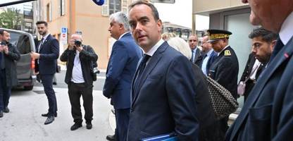 Abstufung durch Fitch: Frankreichs neue Regierung von Beginn an unter Druck