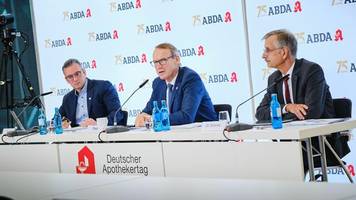 sinkende apothekenzahlen: geht das apothekensterben weiter? branche dringt auf hilfe