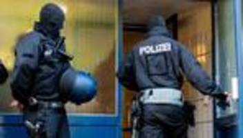 Rechtsextremismus: Polizei führt Razzien gegen mutmaßliche Rechtsextreme durch