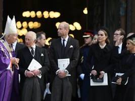 Camilla verpasst Trauerfeier: Die Royals verabschieden die Herzogin von Kent