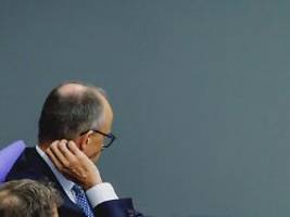 rtl/ntv-trendbarometer: union kommt nicht aus dem tief, merz auch nicht