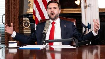 jd vance moderiert „charlie kirk show“ – linke im visier