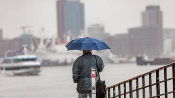 Der Herbst ist da: Starkregen und orkanartige Böen erwartet