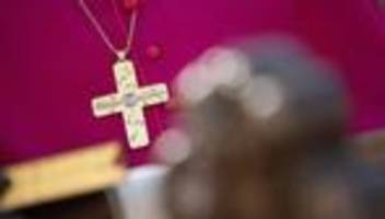 Katholische Kirche: Missbrauchsopfer fordern höhere Entschädigungen und mehr Transparenz