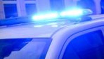 unfälle: mensch stirbt bei unfall auf firmengelände