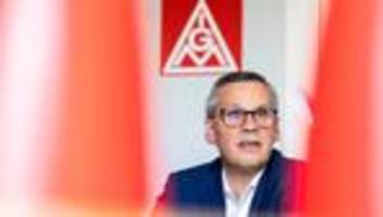 Wirtschaft und Zuwanderung: IG Metall: Sachsen-Anhalt steht am Kipppunkt