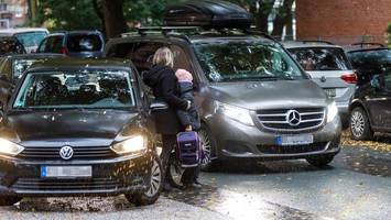 schulexpress: projekt gegen elterntaxis scheitert am geld