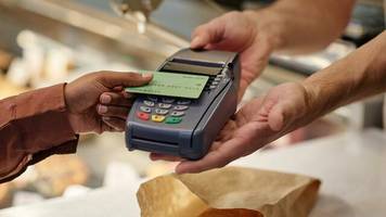 inflation in deutschland: alltag auf pump – wieso sich so viele deutsche geld für lebensmittel leihen