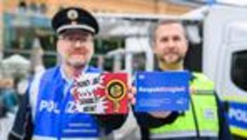 aktion an bahnhöfen: beleidigungen gegen personal - bahn wirbt für mehr respekt