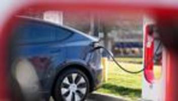 Elektroauto-Bauer: Tesla will nach Problemen Türmechanismus ändern