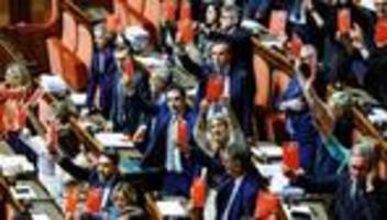 Künstliche Intelligenz: Italien stellt gefälschte KI-Videos unter Strafe