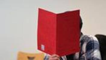 scherenstiche: blutiger streit um haarschnitt - prozess gegen friseur