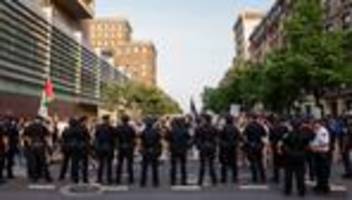 Der US-Überblick am Morgen: Trump geht gegen Antifa vor, Mahmoud Khalil soll abgeschoben werden