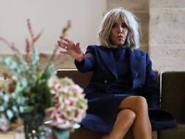 klage gegen rechte influencerin: brigitte macron will ihre weiblichkeit beweisen