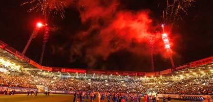 hansa rostock: neunjähriger junge durch pyrotechnik schwer verletzt