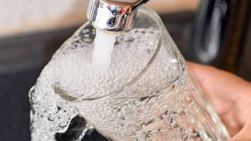 Forscher warnen: Ist unser Trinkwasser etwa bald in Gefahr?