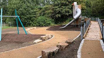 Mit „Gans-Spielturm“: Wann der neue Spielplatz am Rathaus eröffnet