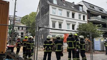 dachgiebel droht einzustürzen – wohnhaus in eppendorf evakuiert