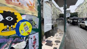 Dreiste Dealer: Werbe-Aufkleber für Drogentaxis fluten die Schanze