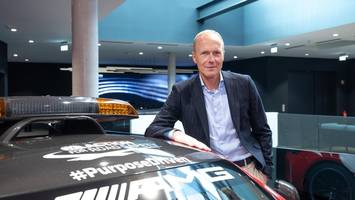 mercedes hamburg hat jetzt ein center exklusiv für ps-enthusiasten