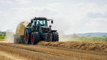 john deere, fendt und co.: droht in der us-landwirtschaft absturz statt absatz?