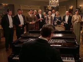 Downton-Cast im Interview: Je älter man wird, desto wichtiger ist ein Gefährte