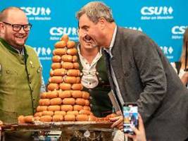 Mario sicher harter Gegner: Söder und Voigt witzeln über Wurst-Wettessen