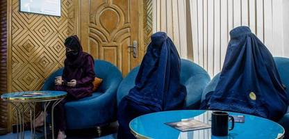 Afghanistan: Taliban verbannen offenbar Bücher von Frauen aus Universitäten