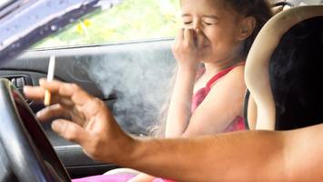 Rauchverbot im Auto? So viele Kinder sind wirklich betroffen