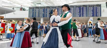 Oktoberfest über den Wolken: Warum manche Flüge ab München zum Wiesn-Erlebnis werden