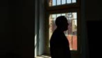 Straffällige Väter: Er ist ein Krimineller. Und ein liebender Vater