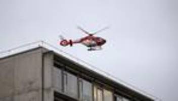 unfall: zwei kinder bei frontalzusammenstoß schwer verletzt