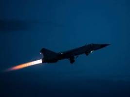 Antwort auf Luftraumverletzungen: Union: Nato muss russische Kampfjets notfalls abschießen