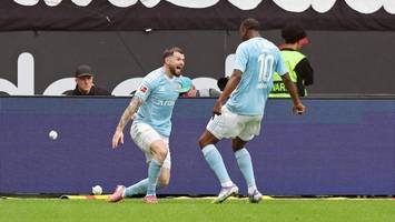 Dreierpack in Frankfurt: Union Berlin jubelt dank Burke